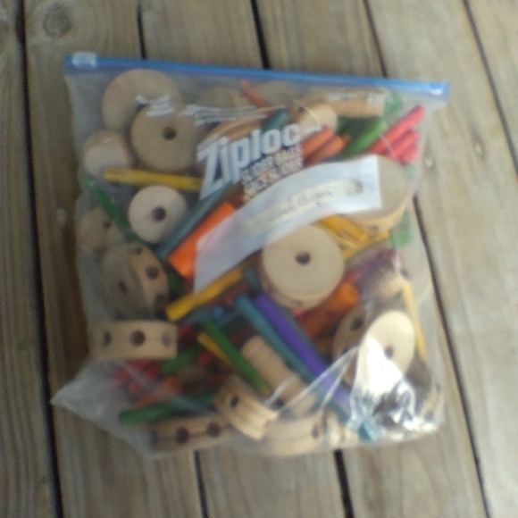 Wooden Tinker Toys Building Set Lot of 100 Pieces Wood Connectors Rods Spools - Picture 8 of 8